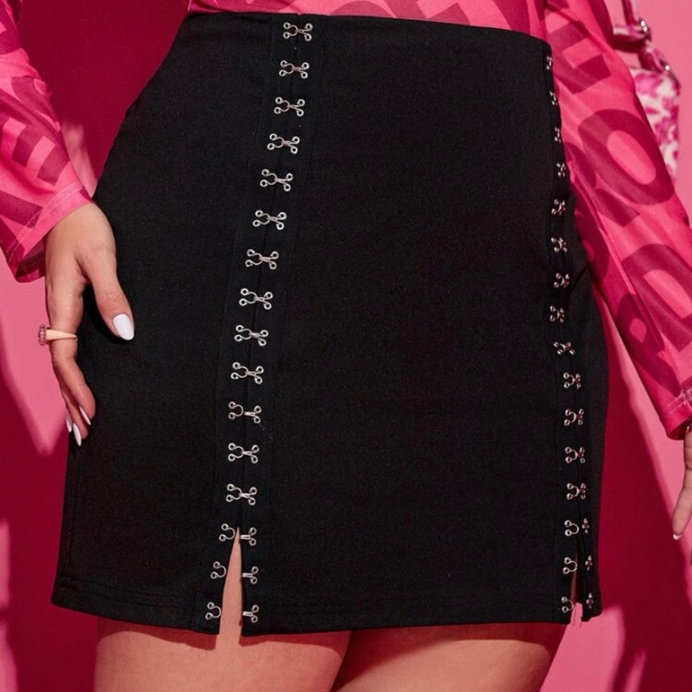 NWOT SHEIN Black Double Hook Skirt